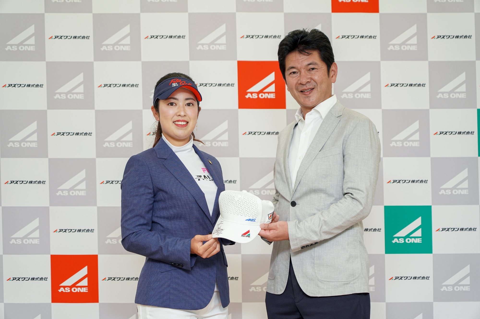 The professional golfer Haruka Amamoto